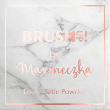 Kwadratowe opakowanie pudru Brush UP! by Maxineczka Loose Satin Powder, biały marmur z różowym złotem.