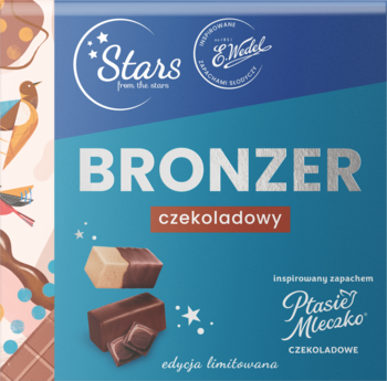 Niebieskie opakowanie bronzera BRONZER CZEKOLADOWY Stars x E.Wedel z dwiema bryłkami produktu.