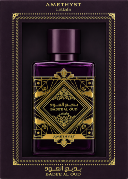 Perfumy Lattafa Badee Al Oud Amethyst, fioletowa butelka ze złotym zdobieniem, w otwartym czarnym pudełku.