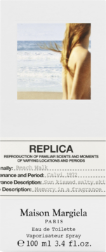 Maison Margiela Replica Beach Walk 100ml, biały kartonik z grafiką plaży i opisem zapachu "Sun kissed, salty.skin".