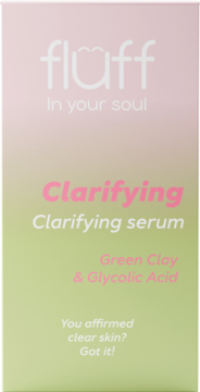 Opakowanie Fluff Clarifying serum z zieloną glinką i kwasem glikolowym, w pionie, różowo-zielony gradient, widok z przodu.