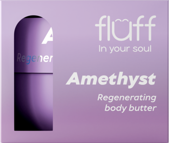 Fluff Amethyst Regenerating body butter w fioletowym pudełku z wycięciem na purpurowe opakowanie, widok z przodu.