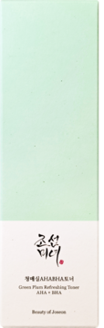 Beauty of Joseon Green Plum Toner AHA BHA, jasne zielono-białe pudełko, widok z przodu, branding na dole.