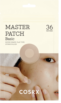 Beżowe pudełko Cosrx Master Patch Basic z napisem "36 Patches" i zbliżenie na osobę nakładającą okrągły plasterek hydrokoloidowy.