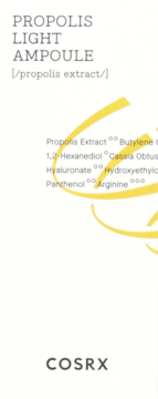 COSRX Propolis Light Ampoule, serum nawilżające z propolisem, białe opakowanie, szary napis, złoty wzór, widok z przodu.