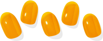 Pięć błyszczących naklejek hybrydowych Ohora Tint Orange z półprzezroczystym pomarańczem i białym frenchem.