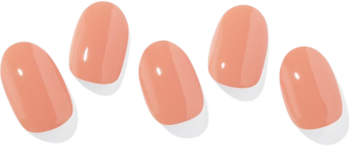 Pięć błyszczących naklejek hybrydowych Ohora, francuski manicure z bazą Cream Sunshine i białymi końcówkami.