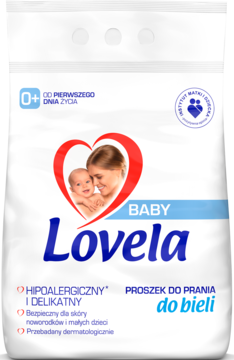 Białe opakowanie hipoalergicznego proszku Lovela Baby do prania bieli dla niemowląt, z sercem i logiem 0+.
