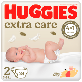 Huggies Extra Care pieluchy rozm. 2 (3-6kg) 24 szt. z niemowlakiem i Kubusiem Puchatkiem, widok z przodu.