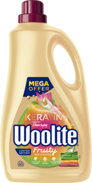 Woolite Fruity Mix Colors, beżowa butelka 3.6L z owocową grafiką. Płyn do prania z keratyną na kolory, widok z przodu.