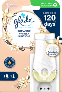 Opakowanie Glade Romantic Vanilla Blossom elektryczny odświeżacz, biało-beżowe, z wtyczką, kwiatami wanilii, napisem 120 dni.
