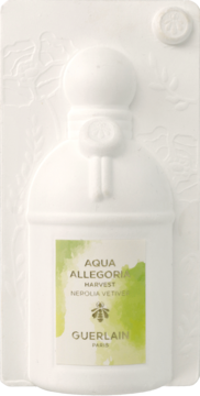 Biały, tłoczony wzornik Guerlain Aqua Allegoria Nerolia Vetiver, w kształcie flakonu z zieloną etykietą i pszczołą.
