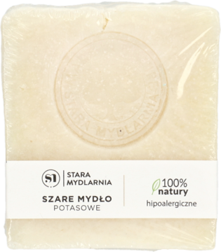 Szare mydło potasowe Stara Mydlarnia w przezroczystej folii, beżowe, z etykietą 100% natury.