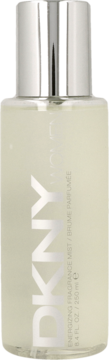 Pionowa butelka DKNY Energizing Fragrance Mist 250 ml, jasny płyn, srebrna nakrętka, widok z przodu.