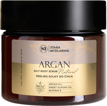 Brązowy słoik peelingu solnego Argan Stara Mydlarnia, z czarną nakrętką i beżową etykietą z złotymi detalami, widok z przodu.