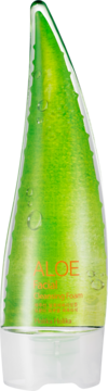 Holika Holika Aloe Facial Cleansing Foam w zielonej tubce w kształcie liścia aloesu, z kroplami wody. Widok z przodu.