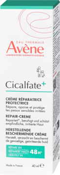 Avene Cicalfate+ krem regenerujący do skóry wrażliwej, białe pudełko z zielonymi akcentami, widok z przodu.