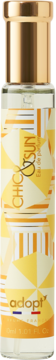 Perfumy Adopt' Chic & Sun, 30ml, cylindryczna butelka ze złotą nakrętką i żółto-pomarańczowym geometrycznym wzorem, widok z przodu.