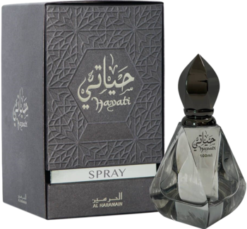 Hayati Al Haramain, orientalno-kwiatowa woda perfumowana w szarej, fasetowanej butelce z ciemnym kapslem, obok tłoczonego kartoniku.