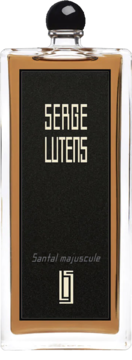 Serge Lutens Santal Majuscule woda perfumowana, brązowa butelka z czarną etykietą i złotym napisem, widok z przodu.