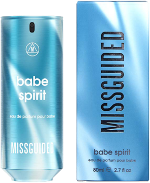 Błękitna butelka perfum MISSGUIDED Babe Spirit 80ml obok pasującego kartonowego pudełka z logo marki.