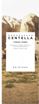 Madagascar Centella Toning Toner 400ml SKIN1004, front pudełka z białym panelem i krajobrazem.