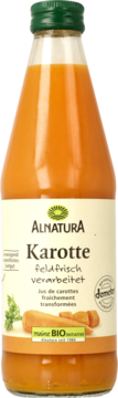 Alnatura Karotte sok z marchewki bio Demeter w szklanej butelce z zieloną nakrętką, widok z przodu.