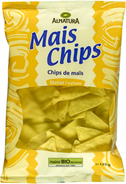 Alnatura Mais Chips w żółtej paczce, z okienkiem pokazującym złote chipsy kukurydziane, bezglutenowa przekąska. Widok z przodu.