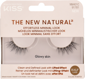 KISS The New Natural Glowy skin sztuczne rzęsy w jasnym opakowaniu z przezroczystym okienkiem, widok z przodu.