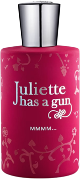 Perfumy Juliette Has a Gun Mmmm... w magenta butelce ze srebrną nakrętką i napisami, widok z przodu.