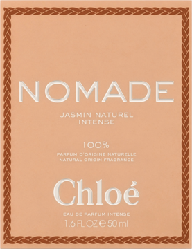 Chloé Nomade Jasmin Naturel Intense. Naturalna woda perfumowana, przód brzoskwiniowego pudełka z białym tekstem.