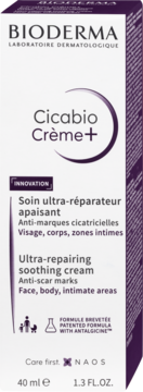 Białe pudełko kremu Bioderma Cicabio Crème+, ultra-naprawczego i kojącego, z fioletowymi napisami. Widok z przodu, 40ml.