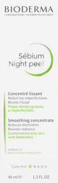 Białe pudełko Bioderma Sébium Night Peel 40 ml, koncentrat wygładzający do skóry mieszanej z niedoskonałościami.