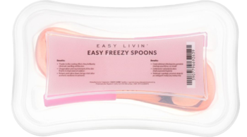 Przezroczyste opakowanie Easy Freezy Spoons do masażu twarzy, z różową etykietą i widocznymi łyżkami, widok z przodu.