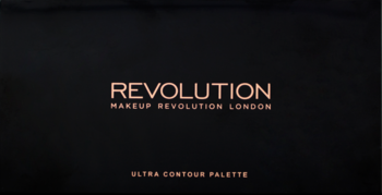 Czarna, zamknięta paleta REVOLUTION Makeup London Ultra Contour z metalicznym logo, widok z przodu.