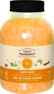Green Pharmacy Bath Salt Cynamon i Pomarańcza, przezroczysty słoik, pomarańczowe granulki, biała etykieta, widok z przodu.