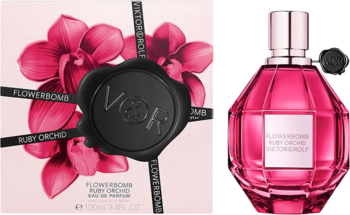 Viktor & Rolf Flowerbomb Ruby Orchid EDP: różowa butelka z fasetkami i różowe pudełko z orchideami, obok siebie.