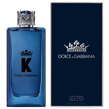 Błękitny flakon Dolce & Gabbana K Eau de Parfum z koroną obok ciemnoniebieskiego pudełka z logo.
