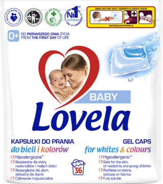 Lovela Baby, hipoalergiczne kapsułki do prania bieli i kolorów dla dzieci 0+, w białej torbie, widok z przodu.