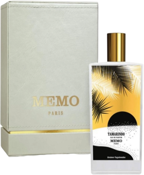 Perfuma Memo Tamarindo w białej butelce z palmami i złotym wieczkiem, obok beżowe pudełko z logo.