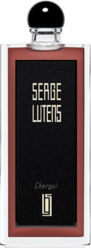 Elegancka butelka perfum Serge Lutens Chergui. Prostokątna, z czarną etykietą i brązową ramką, widok z przodu.