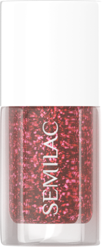 Pionowy widok czerwonego brokatowego lakieru do paznokci Semilac w szklanej butelce, ujęcie z przodu.