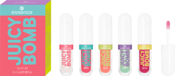 Zestaw pięciu olejków Essence Juicy Bomb. Różowy box i 5 transparentnych tubek, jedna z otwartym aplikatorem.