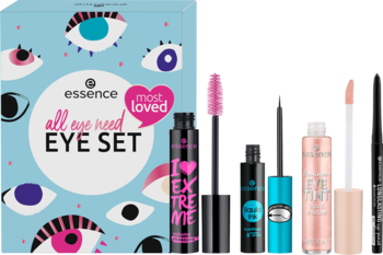 Zestaw Essence All Eye Need na błękitnym tle. Pudełko i produkty do oczu: tusz, eyeliner, cień, kredka.