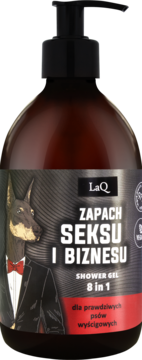 Żel pod prysznic LaQ, ciemna butelka z pompką, etykieta z psem Dobermanem w garniturze, zapach Seks i Biznes 8w1, widok z przodu.
