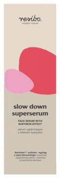 Resibo Slow Down Superserum, serum ujędrniające z efektem babyskin, beżowe opakowanie z różowo-czerwonym wzorem, przód.