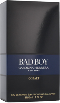 Męska woda perfumowana Carolina Herrera Bad Boy Cobalt w czarnym pudełku z niebieskim pasem, widok frontalny.