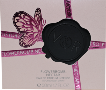 Frontowe ujęcie kartonika Viktor & Rolf Flowerbomb Nectar EDP Intense 50ml, różowe pudełko z motylem i czarną pieczęcią V&R.