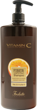 Ciemnobrązowa butelka szamponu Frulatte Vitamin C Fiber Fortifying, z czarną pompką, widok z przodu. Na etykiecie pomarańcza.