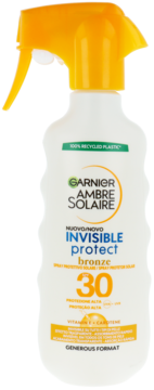 Garnier Ambre Solaire Invisible Protect Bronze SPF 30 w białej butelce z żółtym atomizerem, widok z przodu.